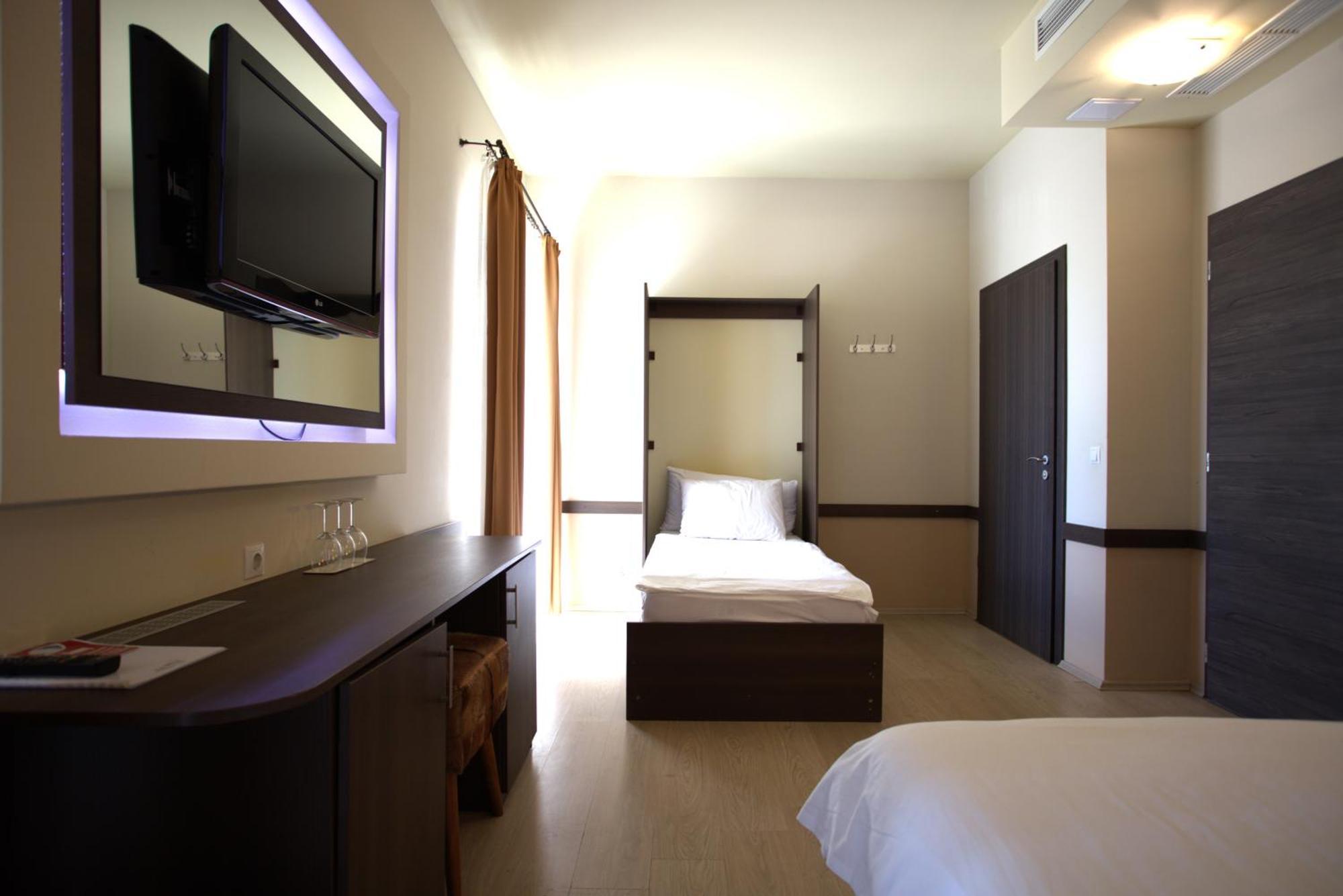 Hotel La Riva Шиофок Экстерьер фото